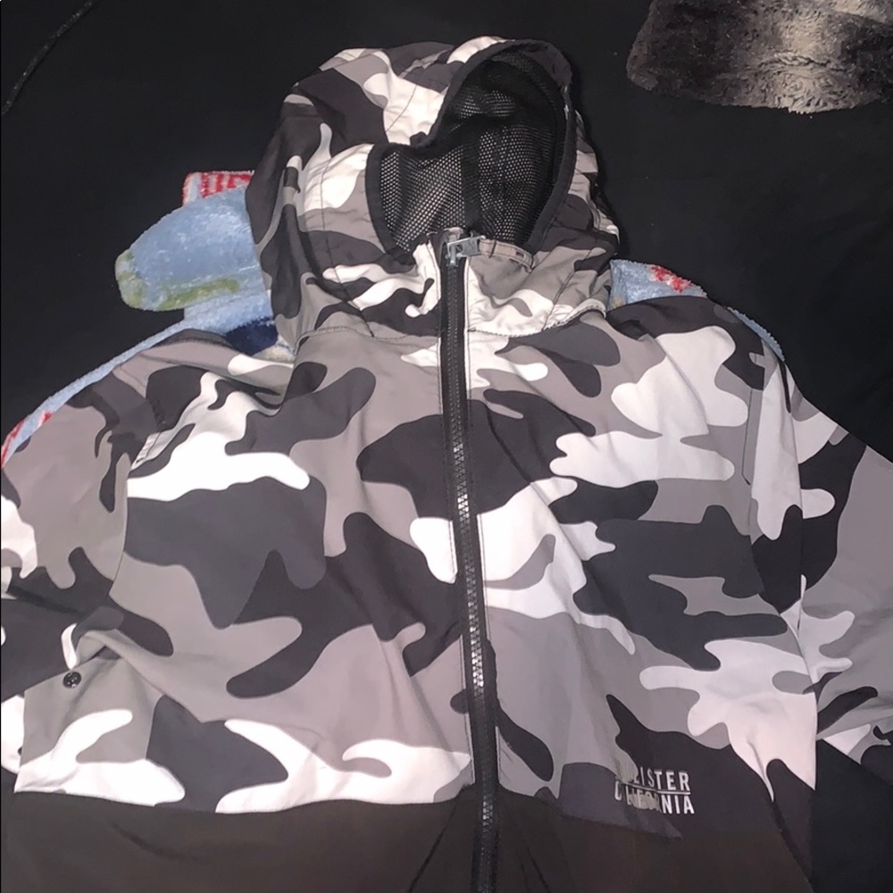 Men’s medium Hollister wind breaker